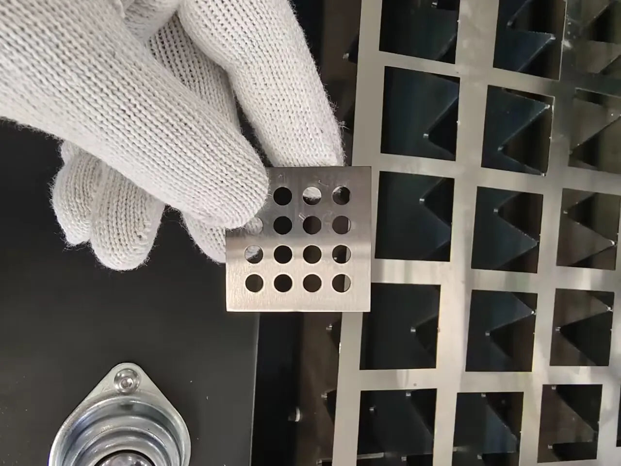 3015 Laser Cutting Machine Fiber Laser Cutter 3000W CNC Glass Leather Metal Iron Steel Aluminum Copper Cutting CNC Laser Tool
