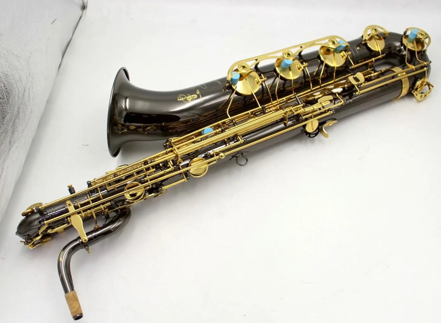 EM music black nickel body gold key Baritone Saxophone with phoenix engraving
