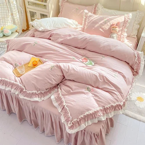 Four-Piece Set Light Luxury Flower Embroidery Cotton Home Textile Bedding Ruffled Bed Skirt Heat Preservation Solid Color 1.8M