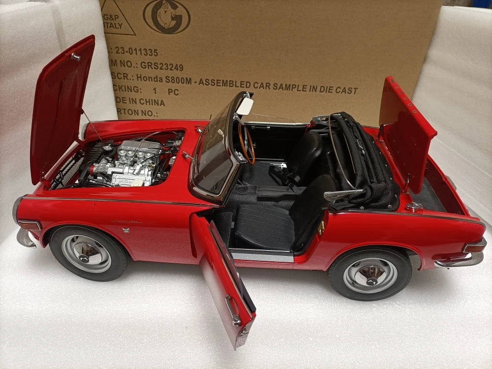 G&P ITALY 1:6 S800 Convertible 1969 Sound and Light Function Limited Edition Alloy Metal Static Car Model Toy Gift