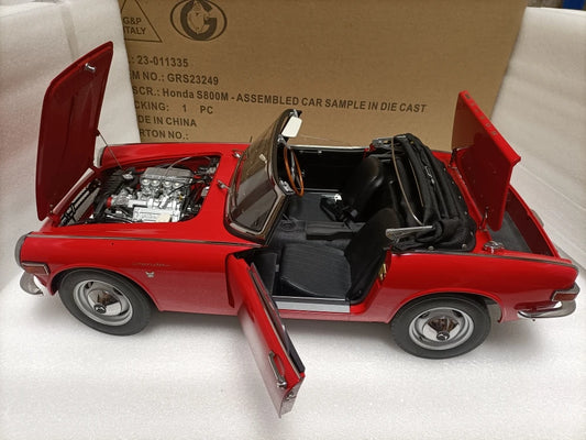 G&P ITALY 1:6 S800 Convertible 1969 Sound and Light Function Limited Edition Alloy Metal Static Car Model Toy Gift