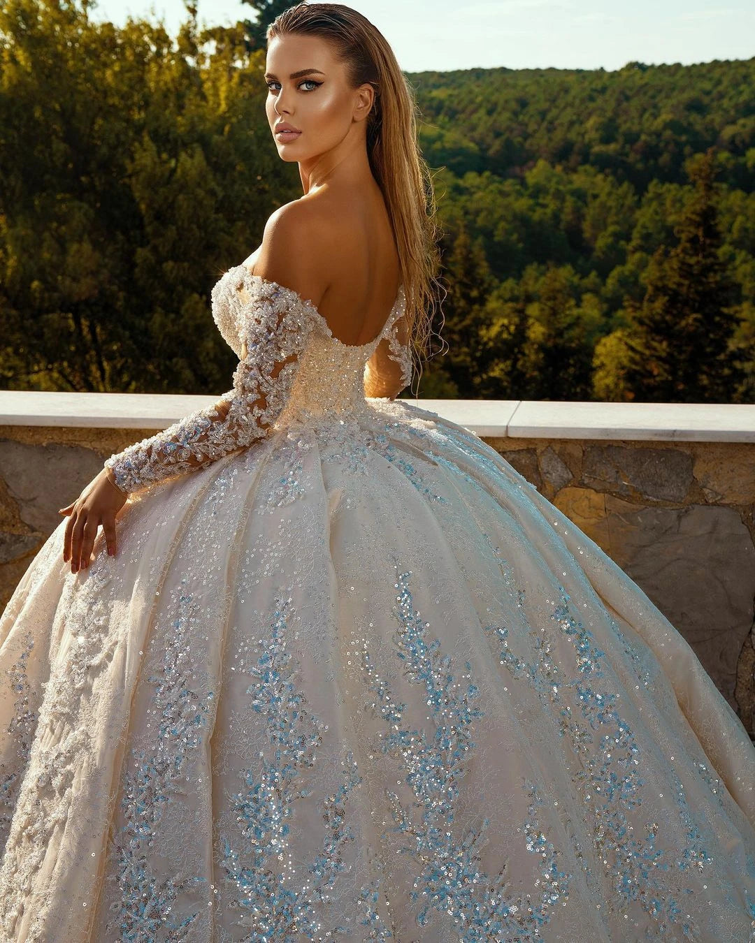 Luxury Wedding Dresses Ball Gown Puffy Long Sleeve Sequins Tulle Lace Crystal Vintage Formal Bride Dress Custom Made DE42M