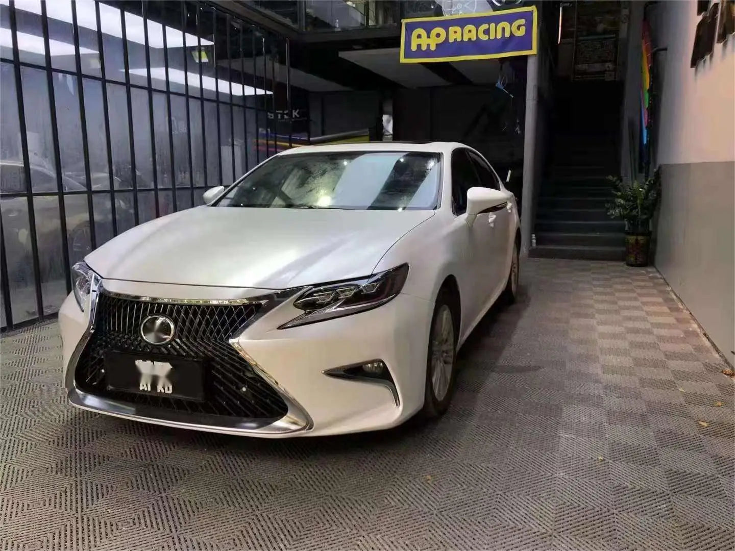 It is suitable for Lexus RX270NX200ES200IS200 old model upgrade to new RX300 RX350 front bar center screen headlights rear bar t