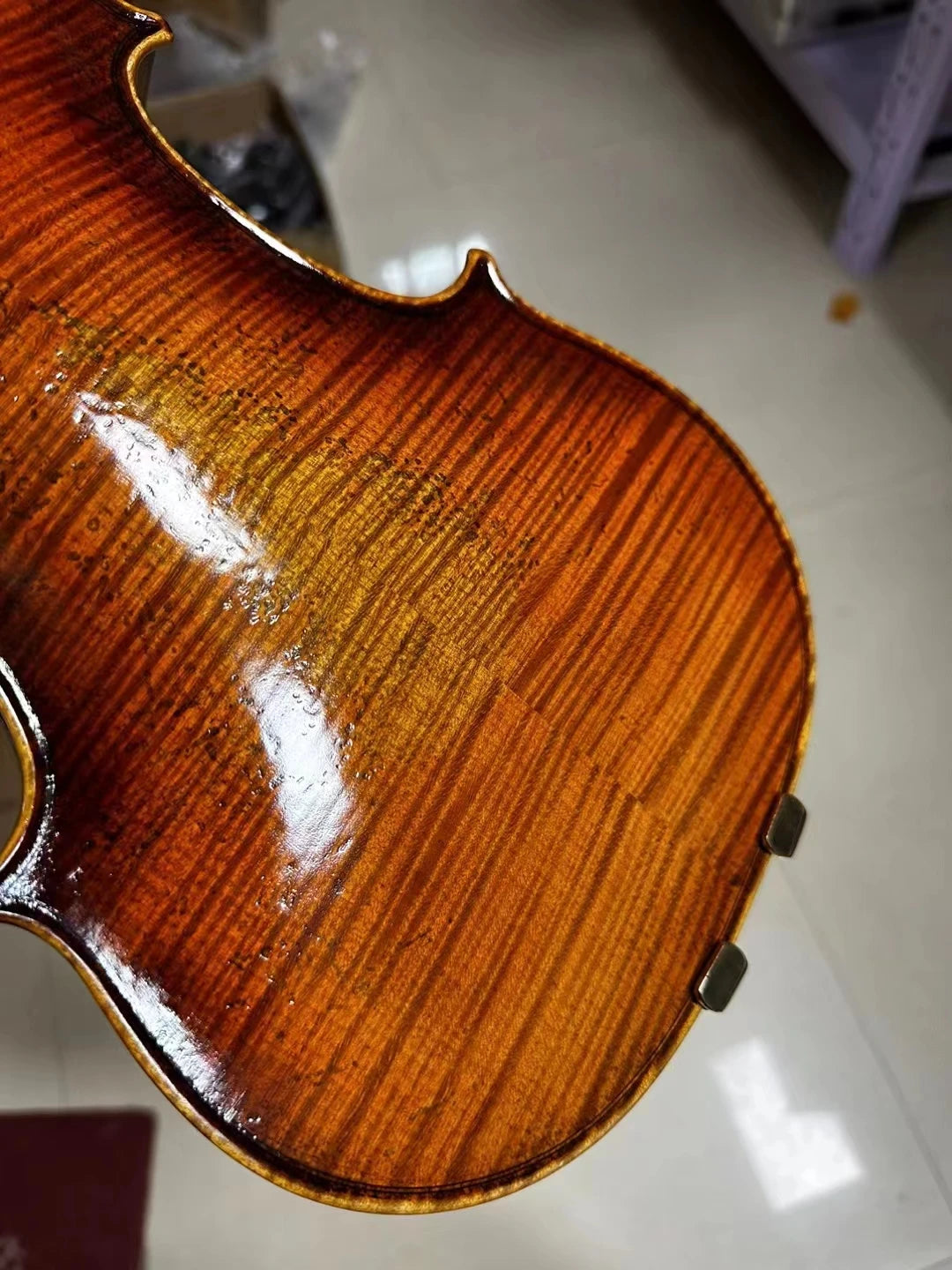 It was a violin made of Italian materials for more than 30 years, used for more than a month, and the sound was beautiful.