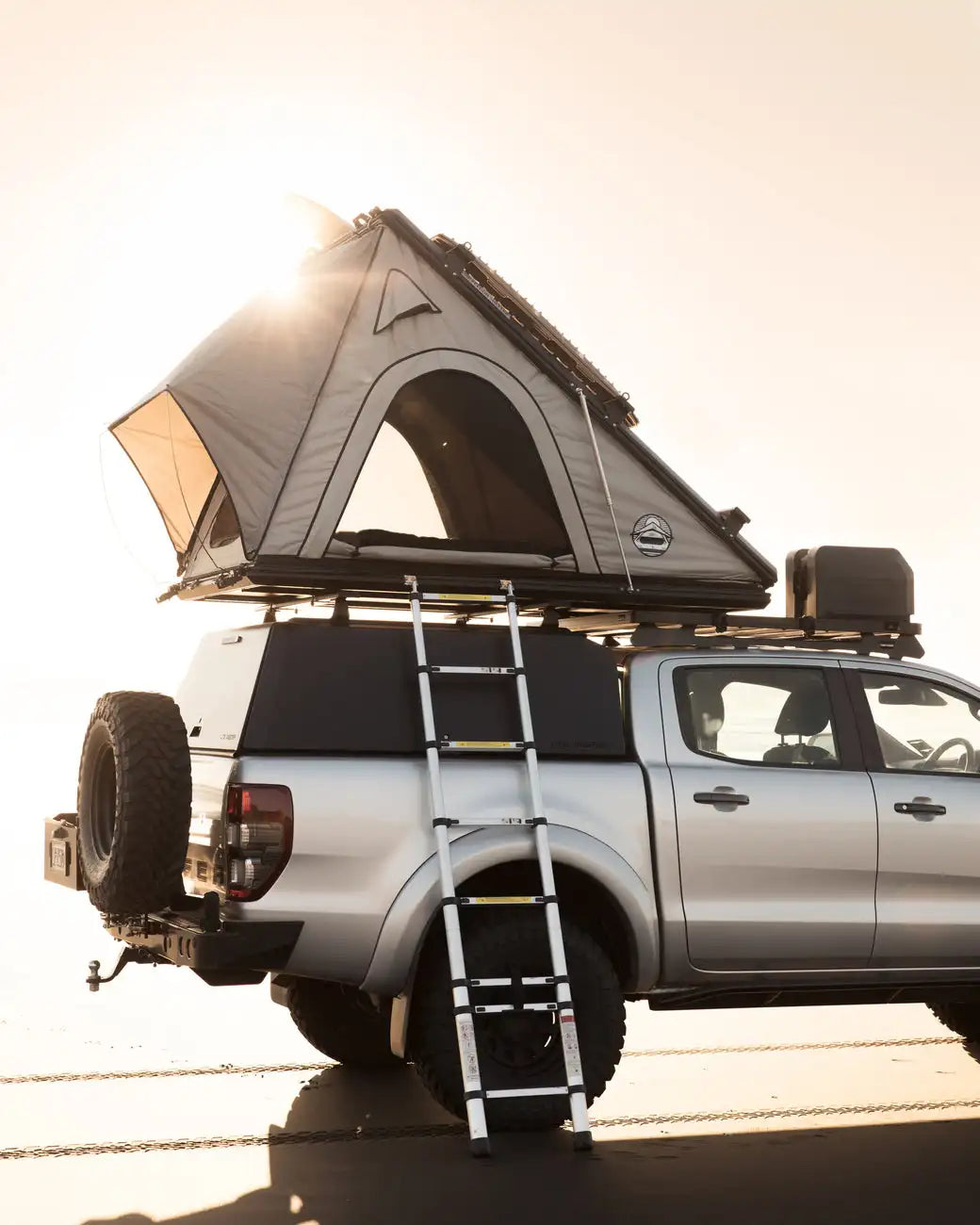 L 4 Person 4x4 Free Annex Suv Car Auto Outdoor Camping Aluminum Hard Shell Roof Top RooftopTent with Annex Tent Camping Outdoor