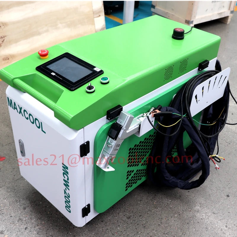 Laser equipment capable of cleaning rust welding metal and cutting various materials