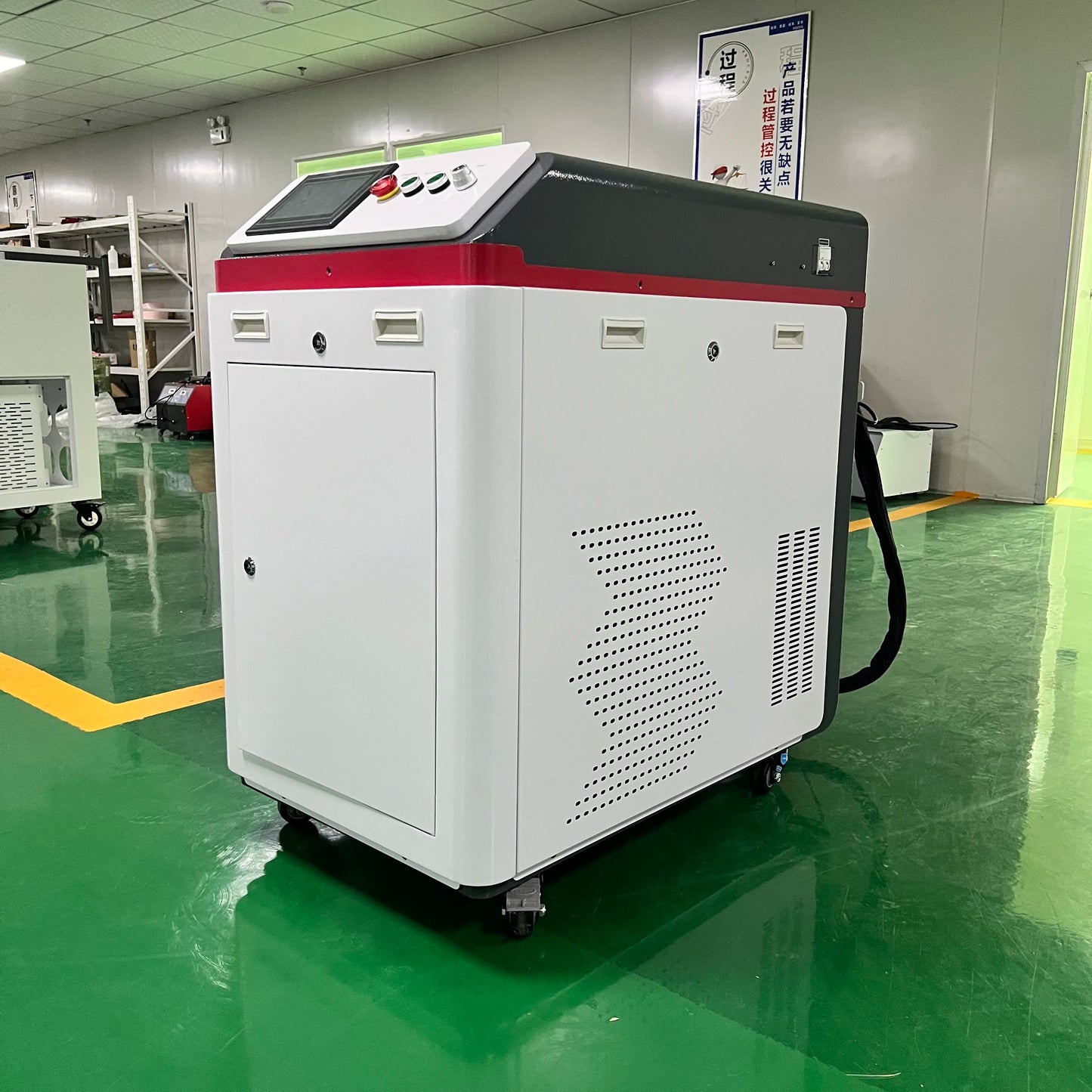 Raycus Max 1000W 1500W 2000W 3000W Portable Metal Handheld Fiber Lazer Welder Equipment Laser Welding Machine For Metal For Sale