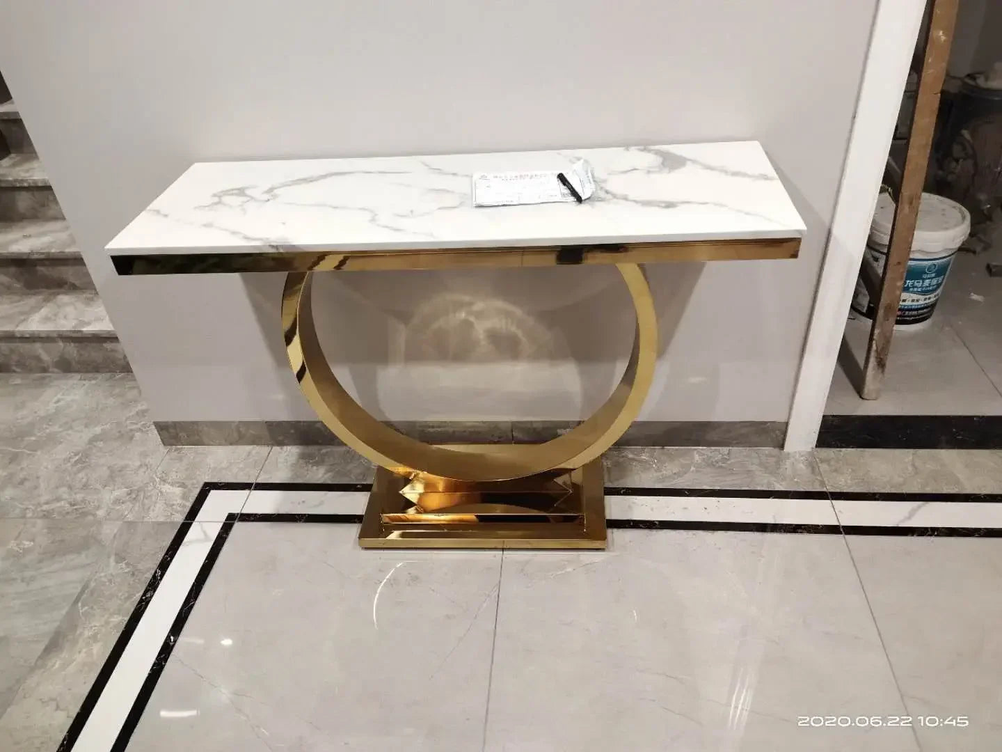 MMOOKA Modern Simple and Light Luxury Stainless Steel Gold Entry Door Entrance Cabinet Curio Cabinet