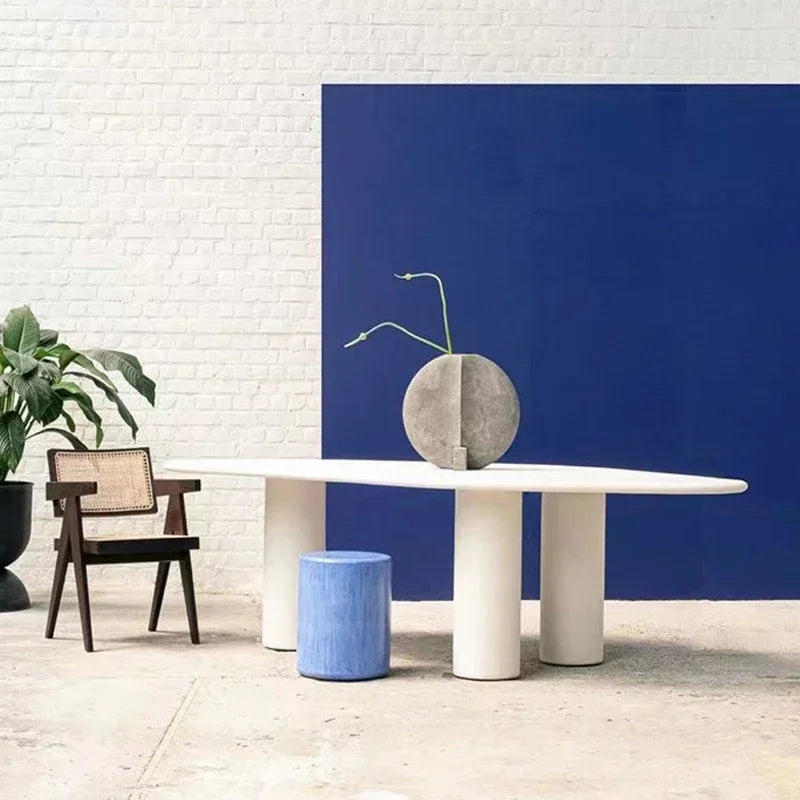 Tavolo da pranzo irregolare a nuvola, vento silenzioso, tavolo a vento color crema dalla forma speciale, designer creativo