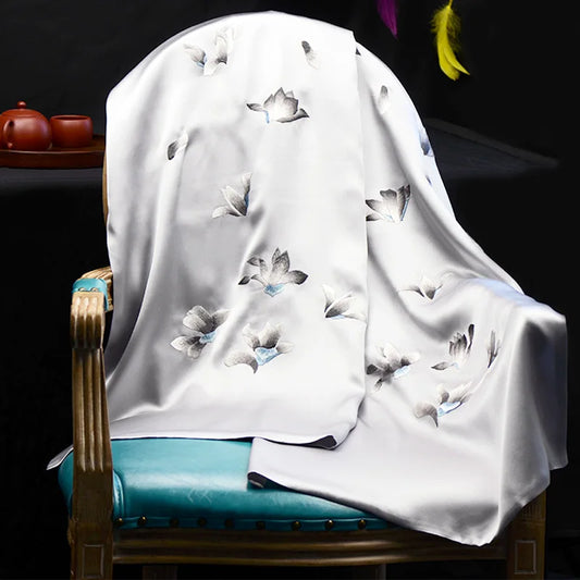 Xiuzhuang self sells 2023 holiday gifts for outdoor outfits and versatile Su embroidery silk shawl scarves