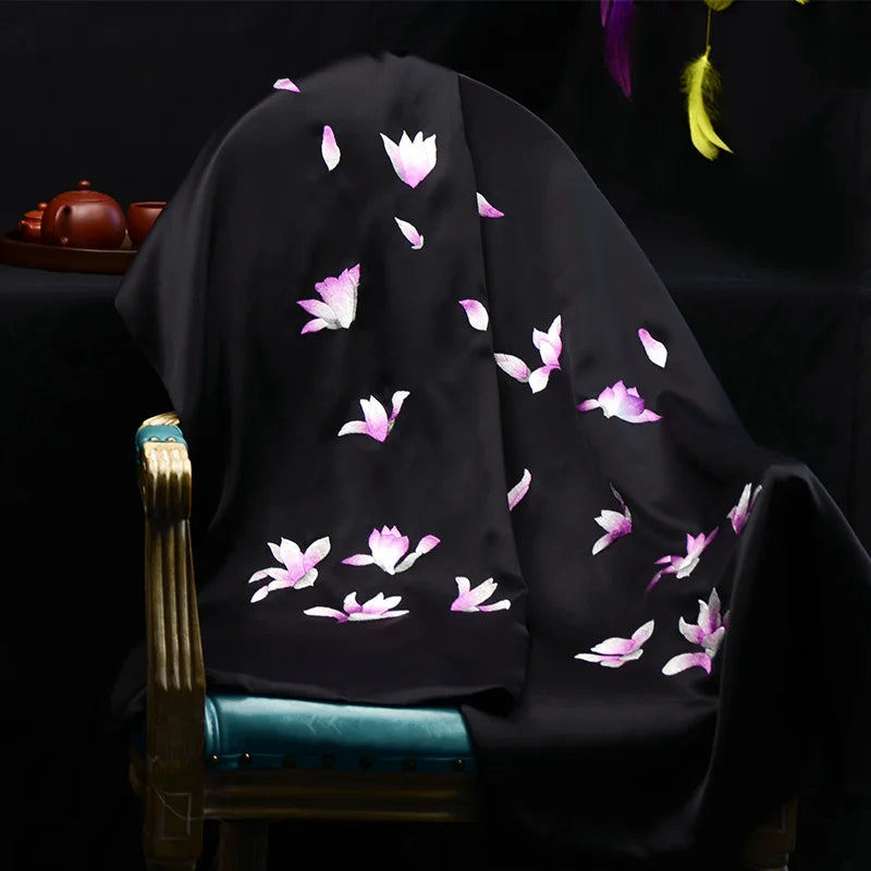 Xiuzhuang self sells 2023 holiday gifts for outdoor outfits and versatile Su embroidery silk shawl scarves
