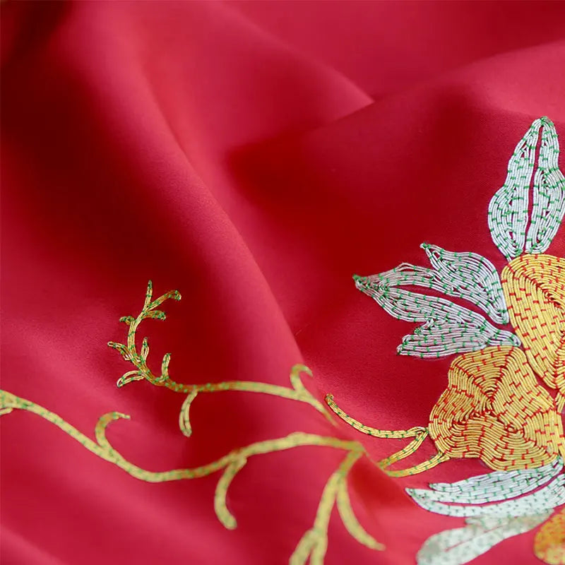 Xiuzhuang self sold new 2023 plate gold embroidered silk handmade embroidered shawl with Suzhou embroidery phoenix auspicious et