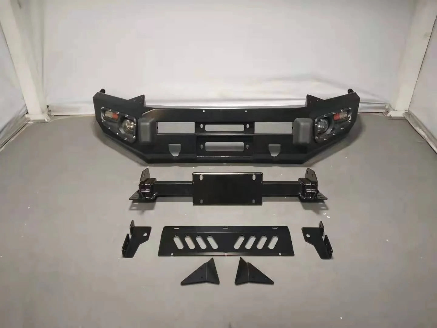 4*4 Off Road Truck Parts Steel Front Bumper Replacement Front Bumper Guard Aftermarket Front Bumper For DMAX