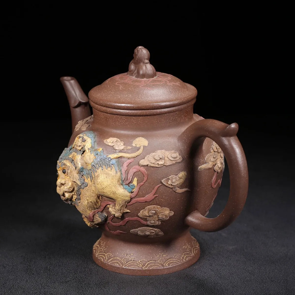 Chinese Yixing Zisha Clay Teapot  Xiang lion Pot  Qianlong reign of the Qing Dynasty 500ml