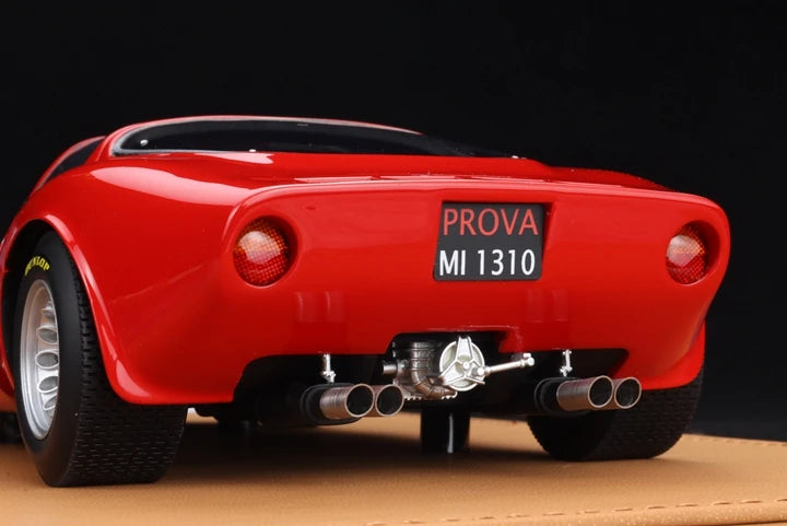 DMH 1:18 Alfa Tipo33 Simulation Limited Edition Resin Metal Static Car Model Toy Gift