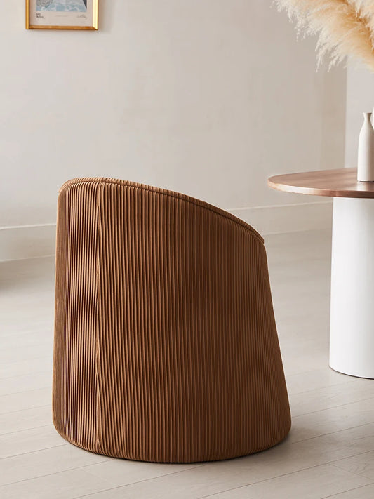 Dining chairs are light and luxurious, Designer's vintage armchairs are modern and minimalist for home use