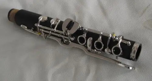 Excellent clarinet Bb Ebony 19 KEYS good technique