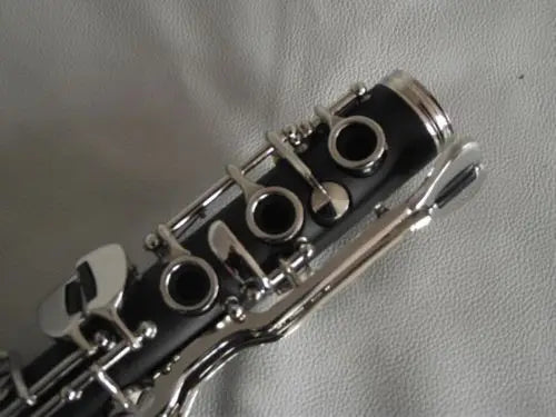 Excellent clarinet Bb Ebony 19 KEYS good technique