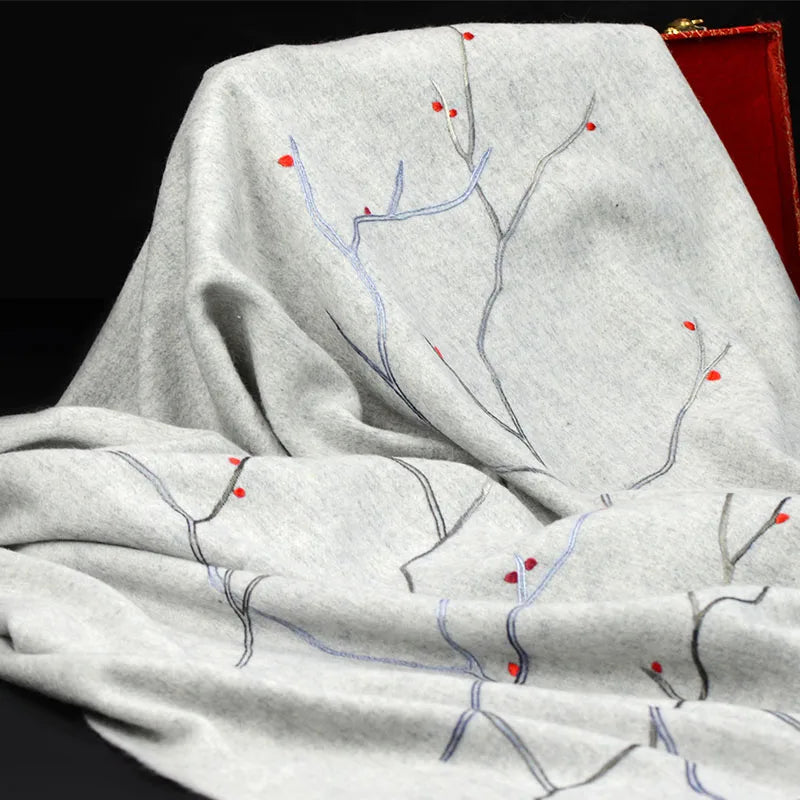Famous ancient embroidery, high-end handmade Su embroidery, cashmere shawl, scarf for female winter students, artistic and Japan