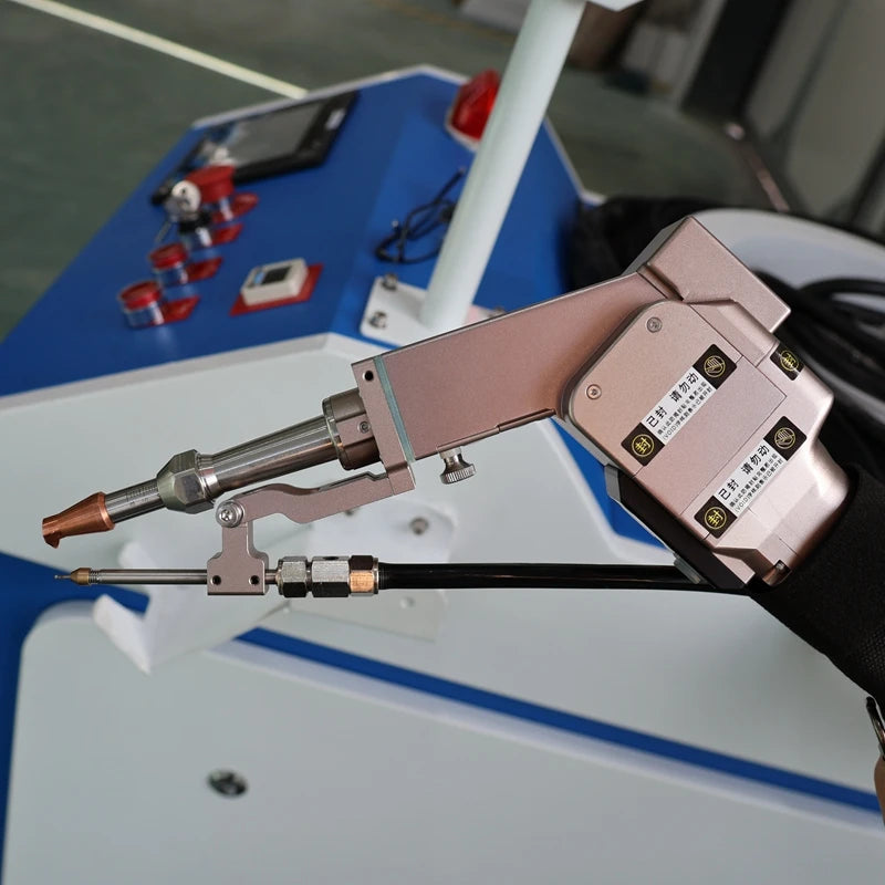 Fiber laser welding machine for metal with stepper motor fast wire feeder 0-8mm metal welding equipment