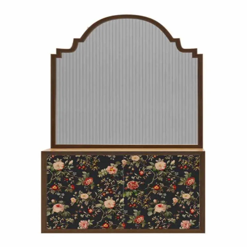 French retro wooden shoe cabinet, Changhong glass screen partition, living room entrance door obstructing bathroom, dining room