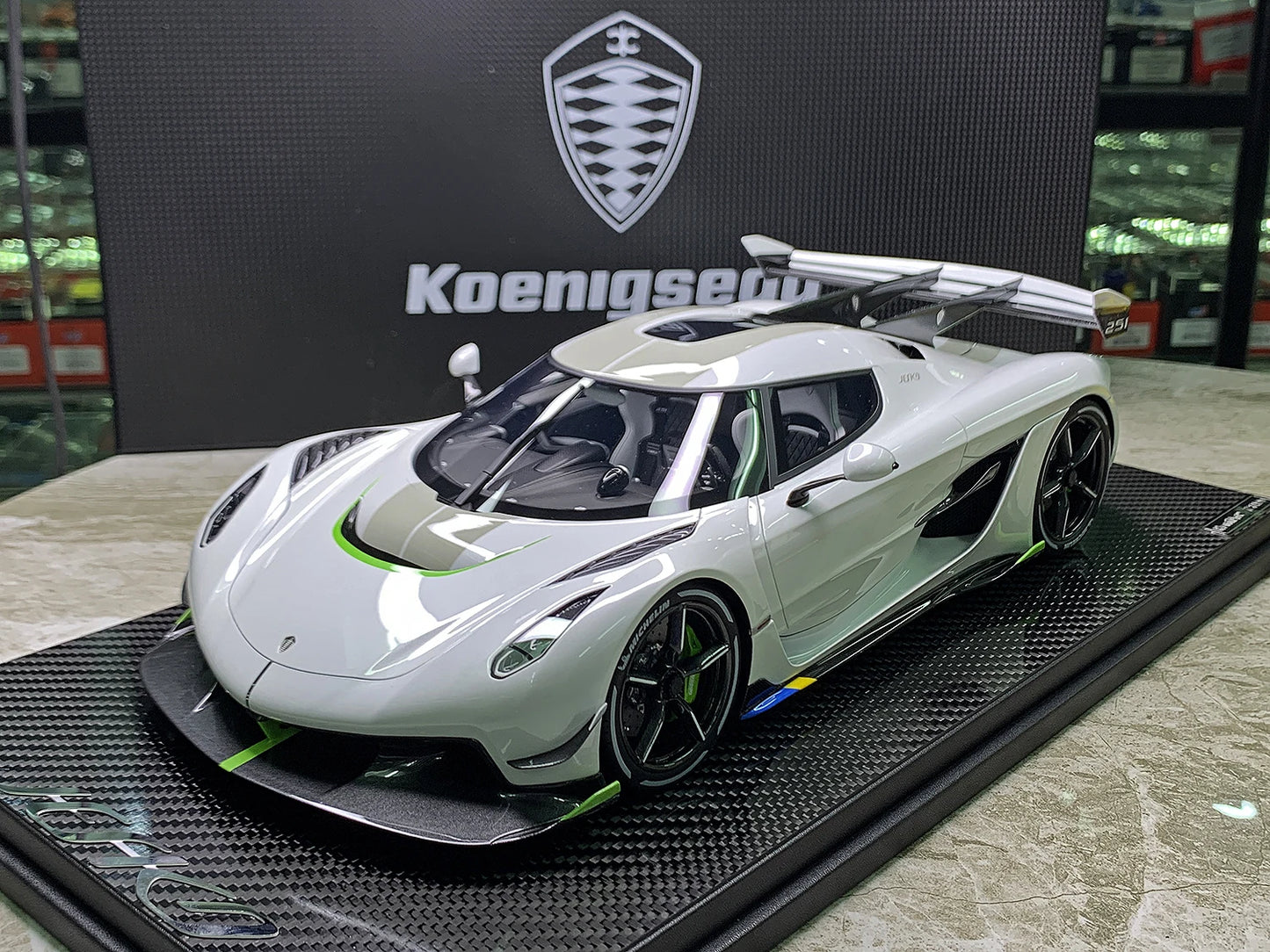 Frontiart FA 1:12 Koenigsegg JESKO Absolut Pearl White Simulated Limited Edition Resin Alloy Static Car Model Toy Gift