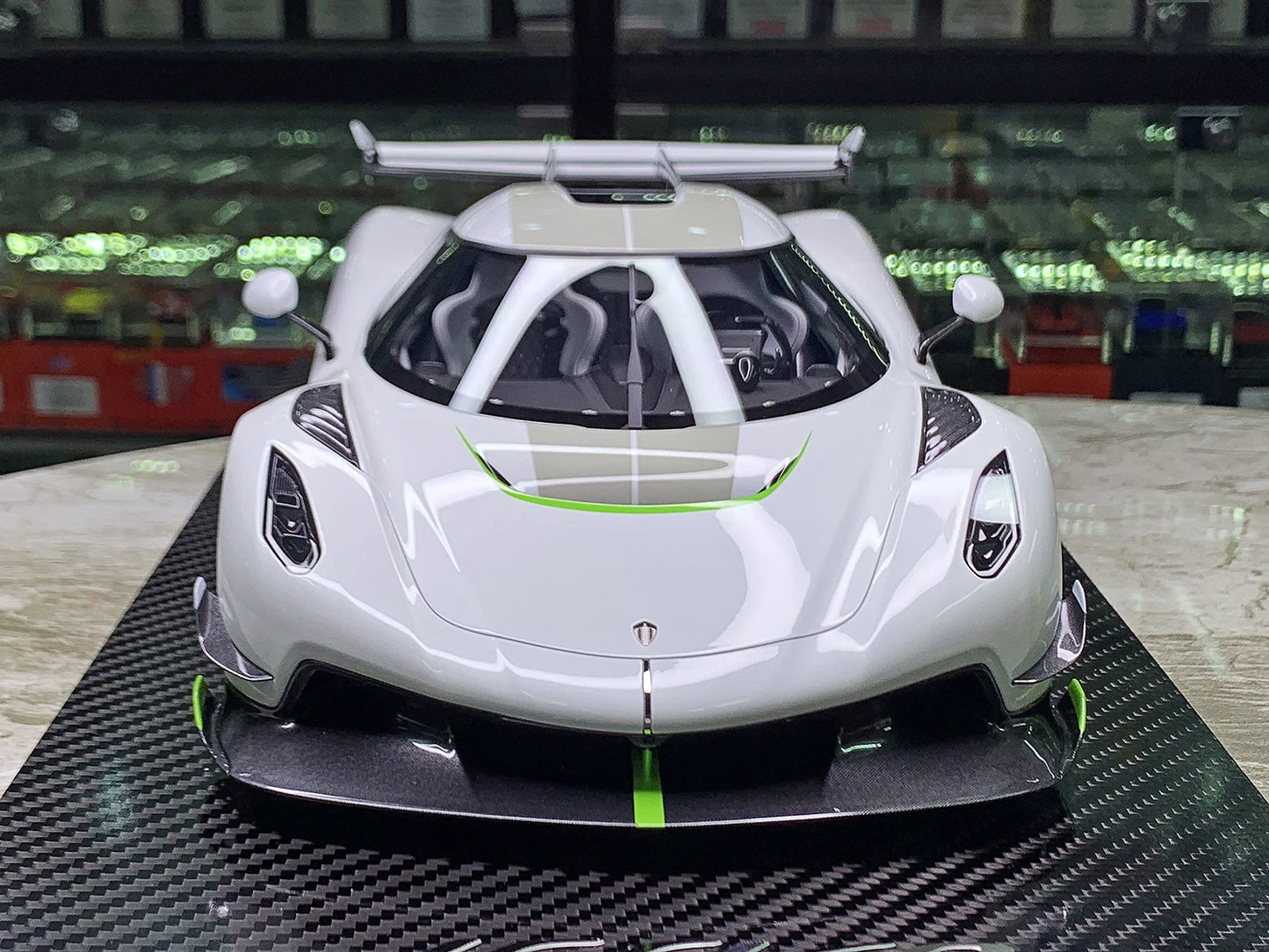 Frontiart FA 1:12 Koenigsegg JESKO Absolut Pearl White Simulated Limited Edition Resin Alloy Static Car Model Toy Gift