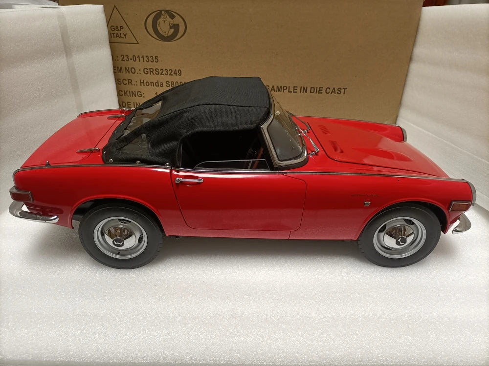 G&P ITALY 1:6 S800 Convertible 1969 Sound and Light Function Limited Edition Alloy Metal Static Car Model Toy Gift