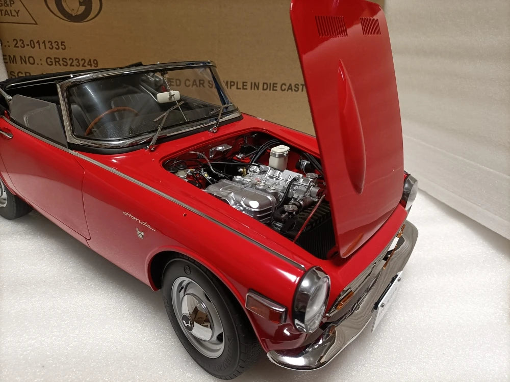 G&P ITALY 1:6 S800 Convertible 1969 Sound and Light Function Limited Edition Alloy Metal Static Car Model Toy Gift