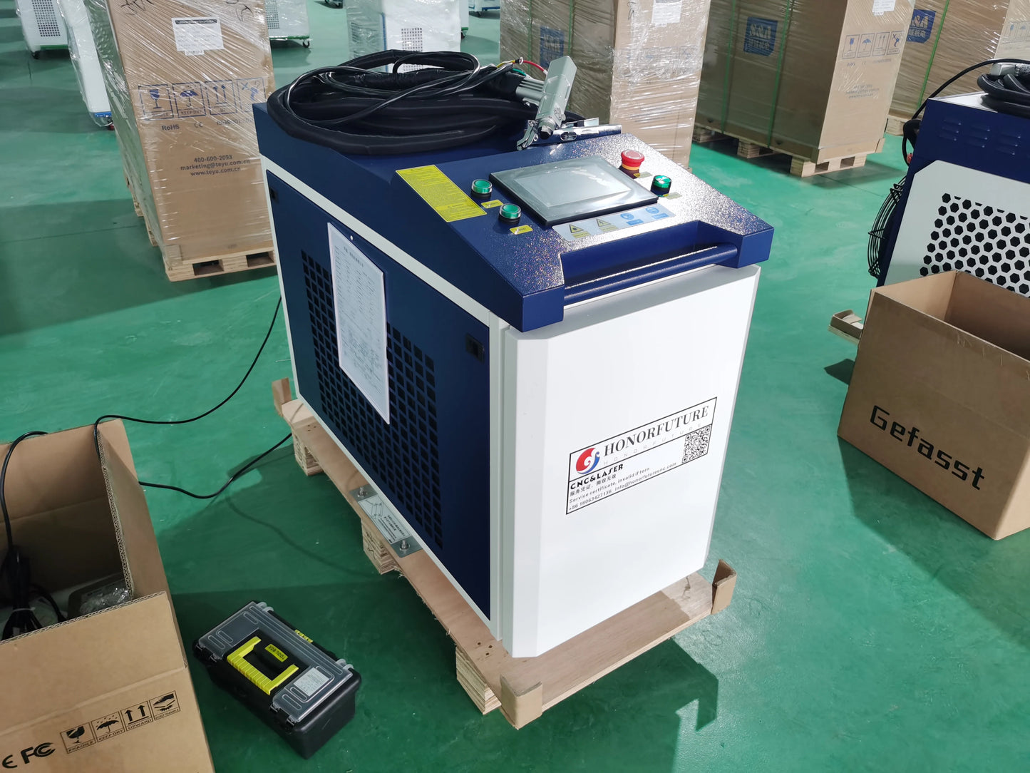 Handheld Fiber Laser Welding Machine 1000w 1500w 2000w Industrial Laser Equipment With Ce Approved
