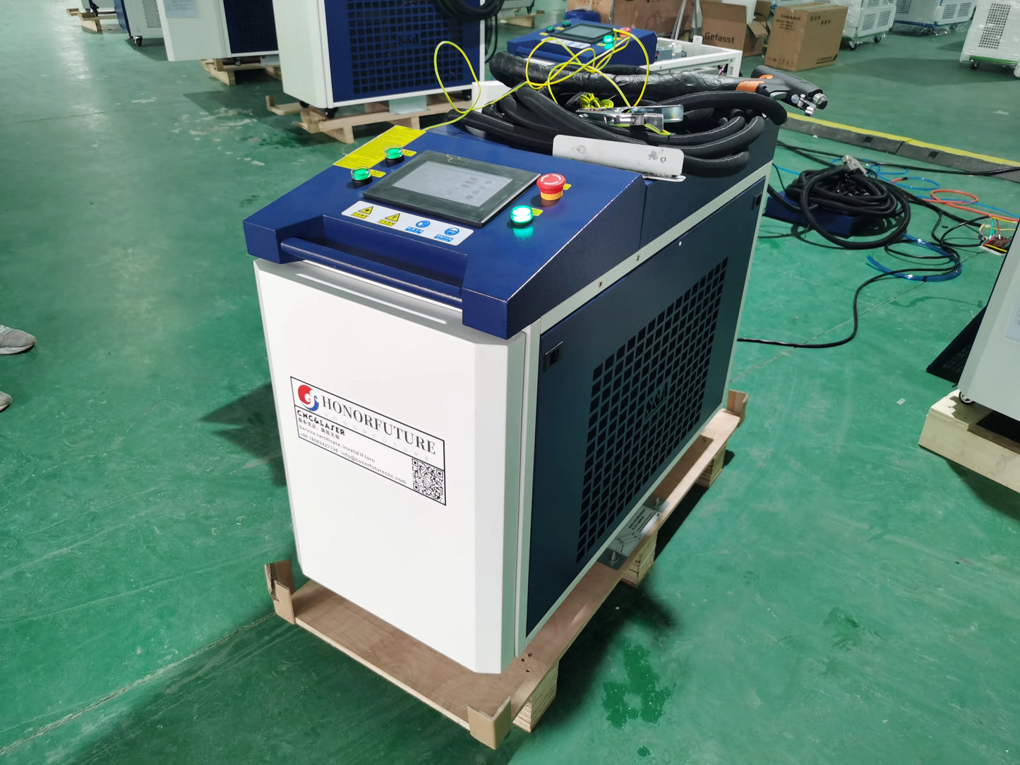 Handheld Fiber Laser Welding Machine 1000w 1500w 2000w Industrial Laser Equipment With Ce Approved