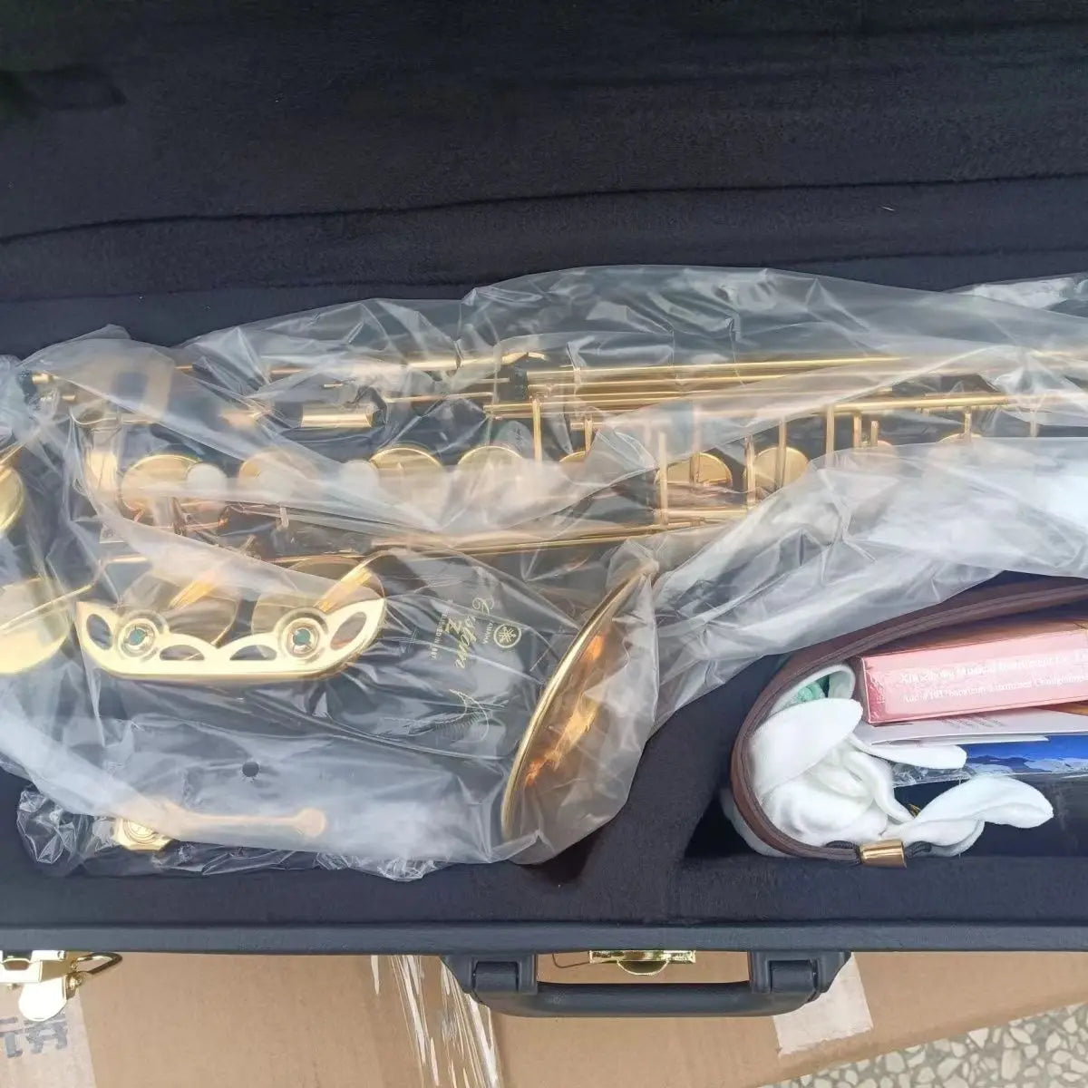 High-Quality Custom Made in Japan 82Z LOGO Alto Saxophone Gold Key Super Professional High Quality Black Gold Sax Mouthpiece