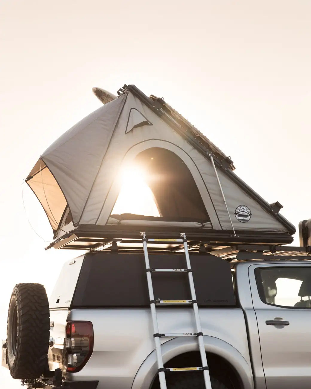 L 4 Person 4x4 Free Annex Suv Car Auto Outdoor Camping Aluminum Hard Shell Roof Top RooftopTent with Annex Tent Camping Outdoor