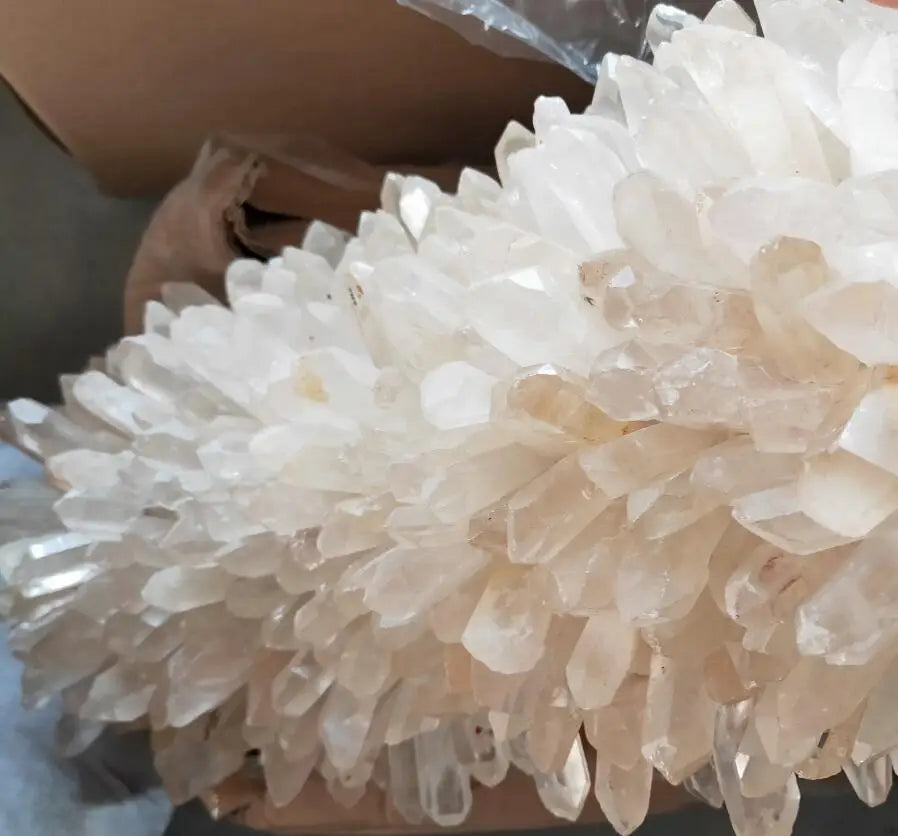 Luxury chandelier LED creative natural crystal stone hotel engineering lamp villa living room decorative art custom lamp