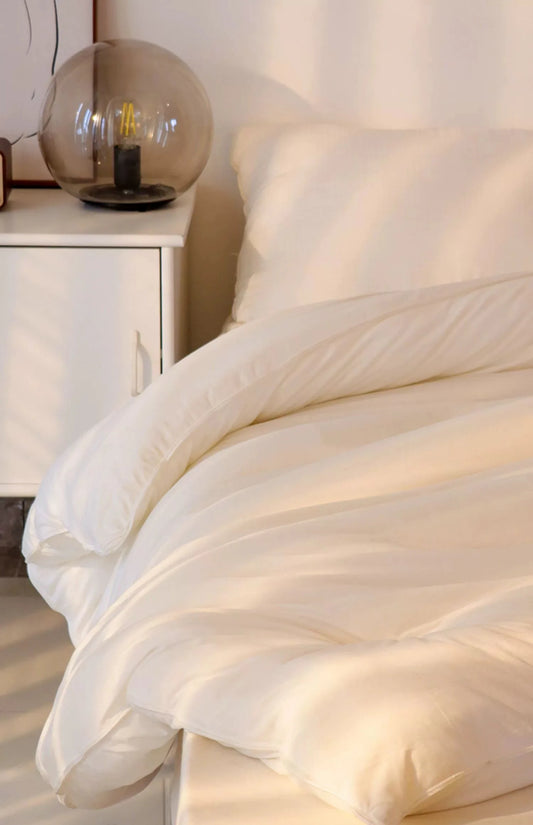 & Luxury new quilts of the season, down soybean protein fiber, autumn and winter bedding, thickened core, universal for all season Luxury new quilts of the season, down soybean protein fiber, autumn and winter bedding, thickened core, universal for all
