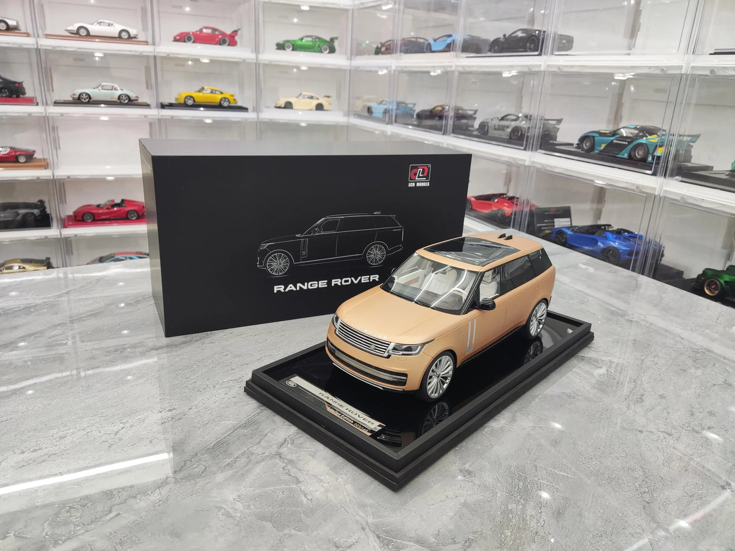 MH 1:18 For Range Rover Autobiography Extended 2023 SUV Simulation Limited Edition Resin Metal Static Car Model Toy Gift