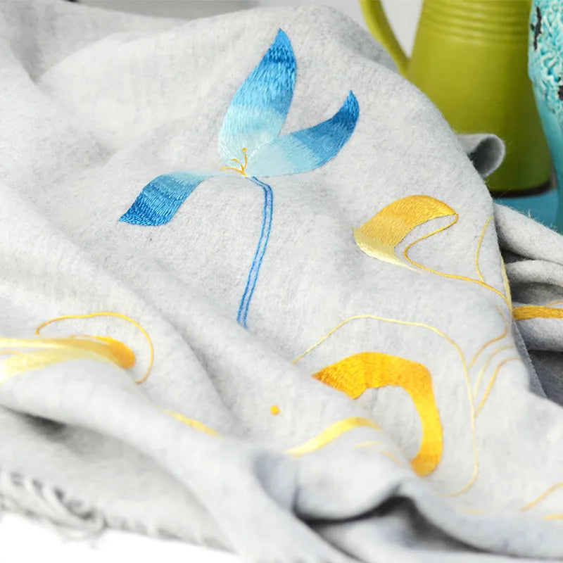 Minggu Embroidery 2023 High end Handmade Suzhou Embroidery Double sided Embroidery Cashmere Shawl Scarf Women's Autumn and Winte