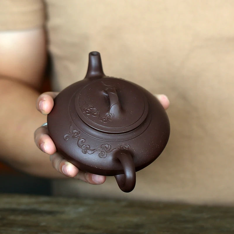 Monohydrate hall yixing undressed ore pure manual recommended lingyun purple clay pot of 320 ml flexibly moire figure