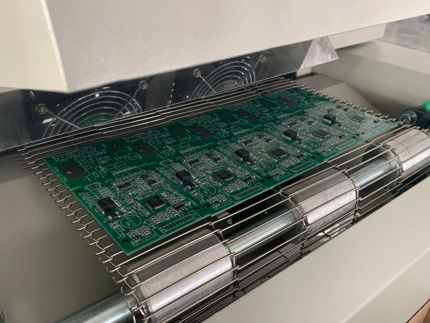 New smt Puhui T-961S high stability LCD touch display infrared ic heater hot air reflow soldering oven PCB welding equipment