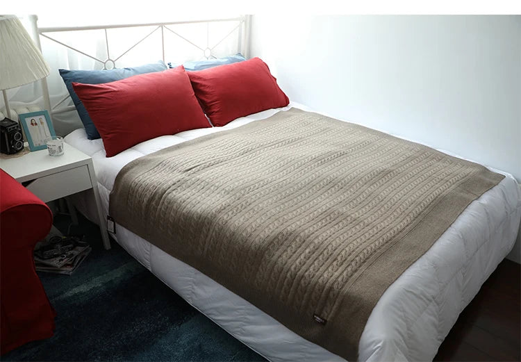 Nordic pure cashmere blanket bed leisure blanket pure color small twisted flower soft skin-friendly moisture-proof winter warm
