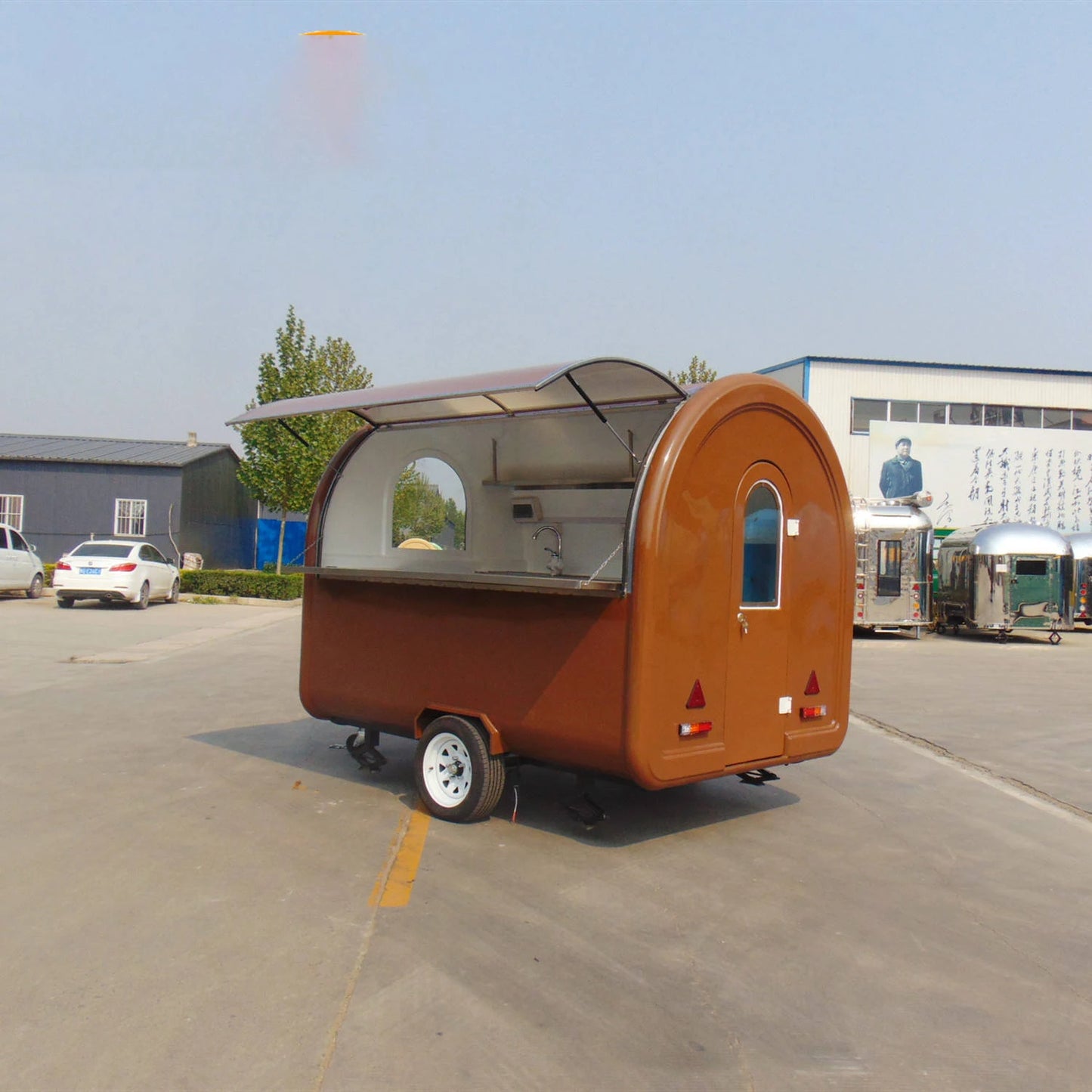 Outdoor shops, food trucks, mobile food trailers can be customized for food trucks