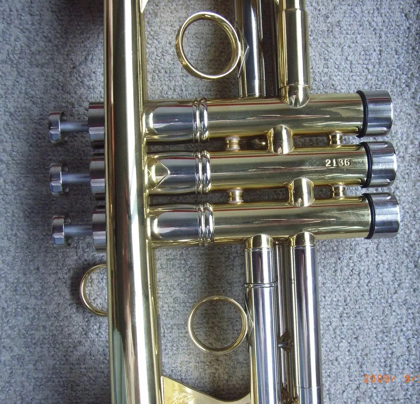 Professional heavy duty soprano Bb Trumpet gold lacquer w/case by music