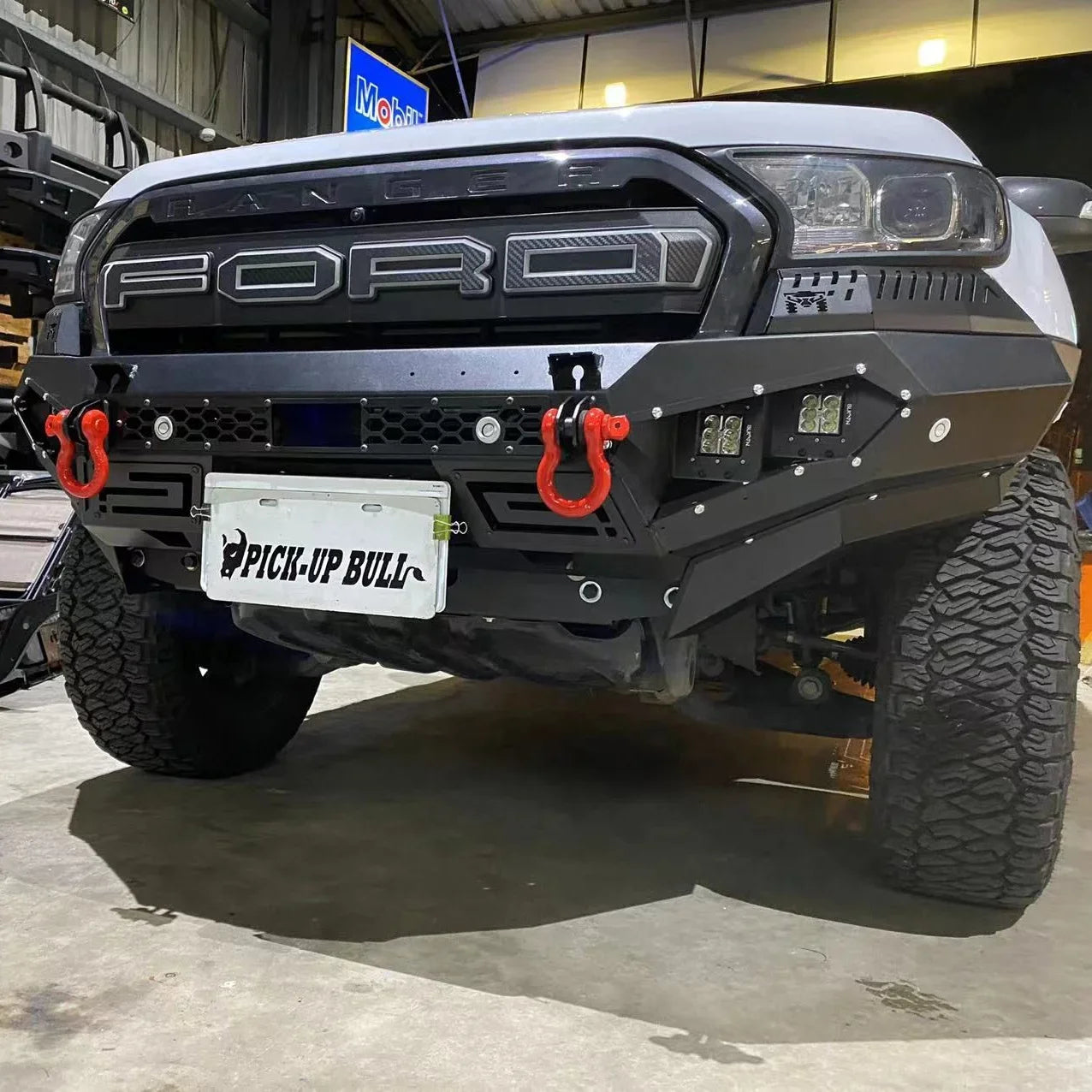Tacoma bumper FRONT BUMPER 2021  Ranger Hilux NP300 Dmax Triton  BLACK powder coat Material Q235 Steel