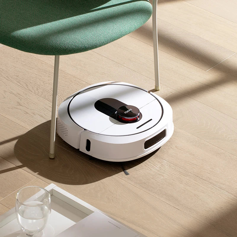 The new ROIDMI EVA robot vacuum cleaner cleans, vacuums, and wipes three in one automatic vacuum intelligent cleaning