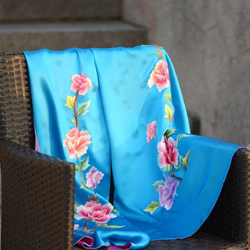 Xiuzhuang self sells 2023 high-end Chinese style holiday gifts to customers, giving shawls, women's mid length Suzhou embroidery