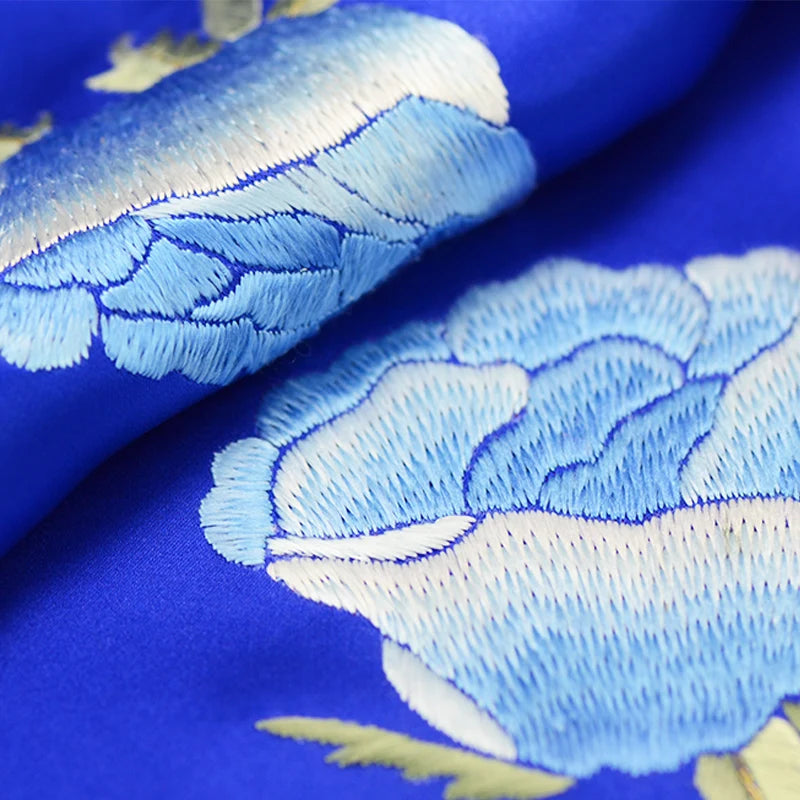 Xiuzhuang self sells 2023 new bride shawl cheongsam with ethnic style Suzhou embroidery scarf and scarf as a special gift