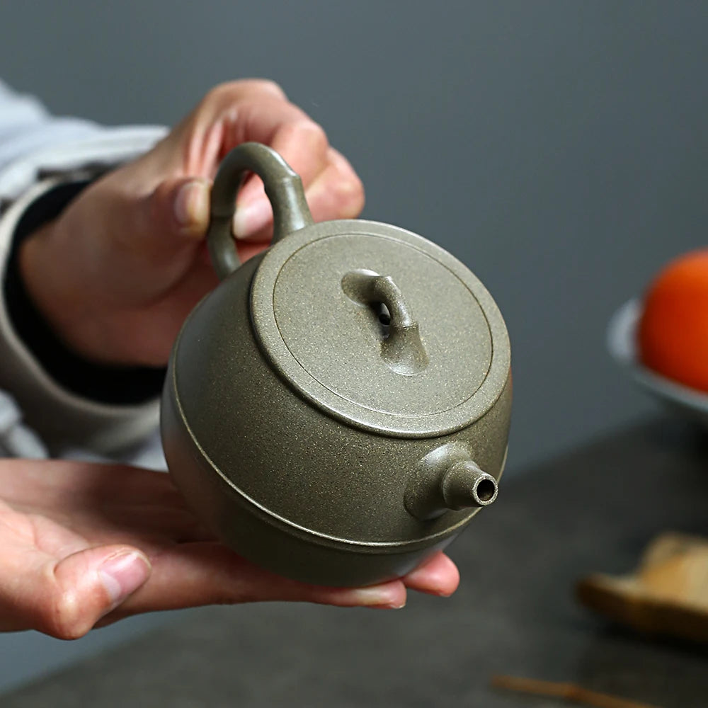 |Yihu spring Yixing purple clay pot famous Hu Qi pure handmade tea pot raw ore qingduan mud boutique household 280C