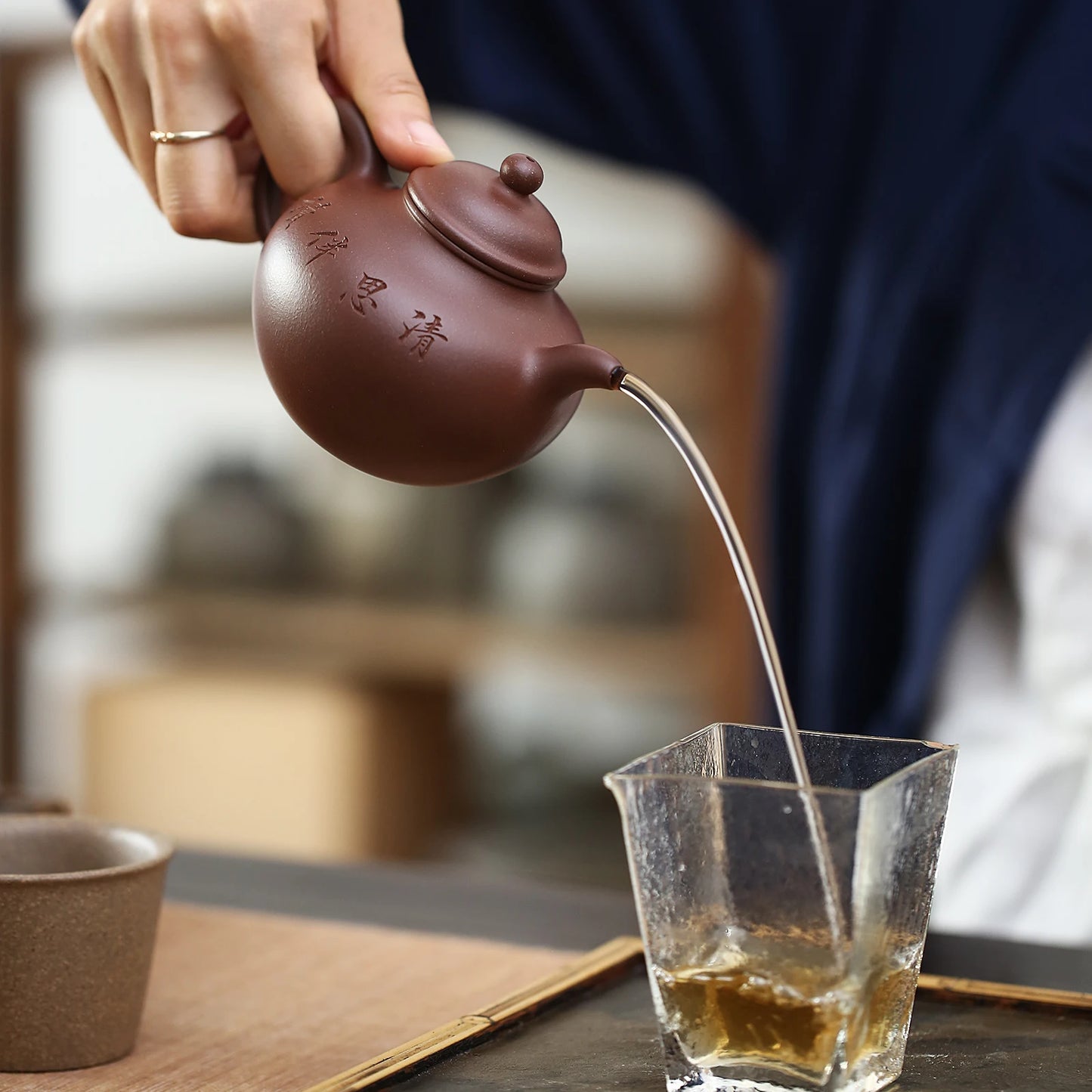 |Yihu spring] Yixing purple clay pot famous pure handmade tea pot raw ore authentic bottom trough Qing tycoon lotus seed